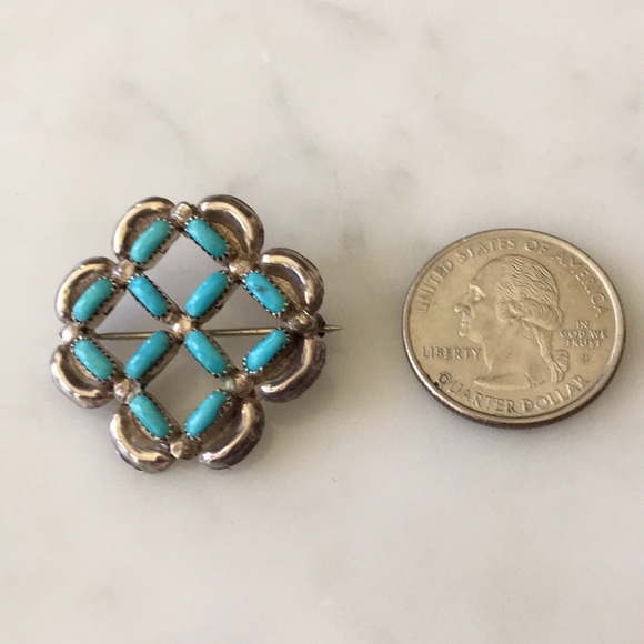 Vintage Zuni Native American Turquoise Needlepoint Pin Pendant - Picture 10 of 13